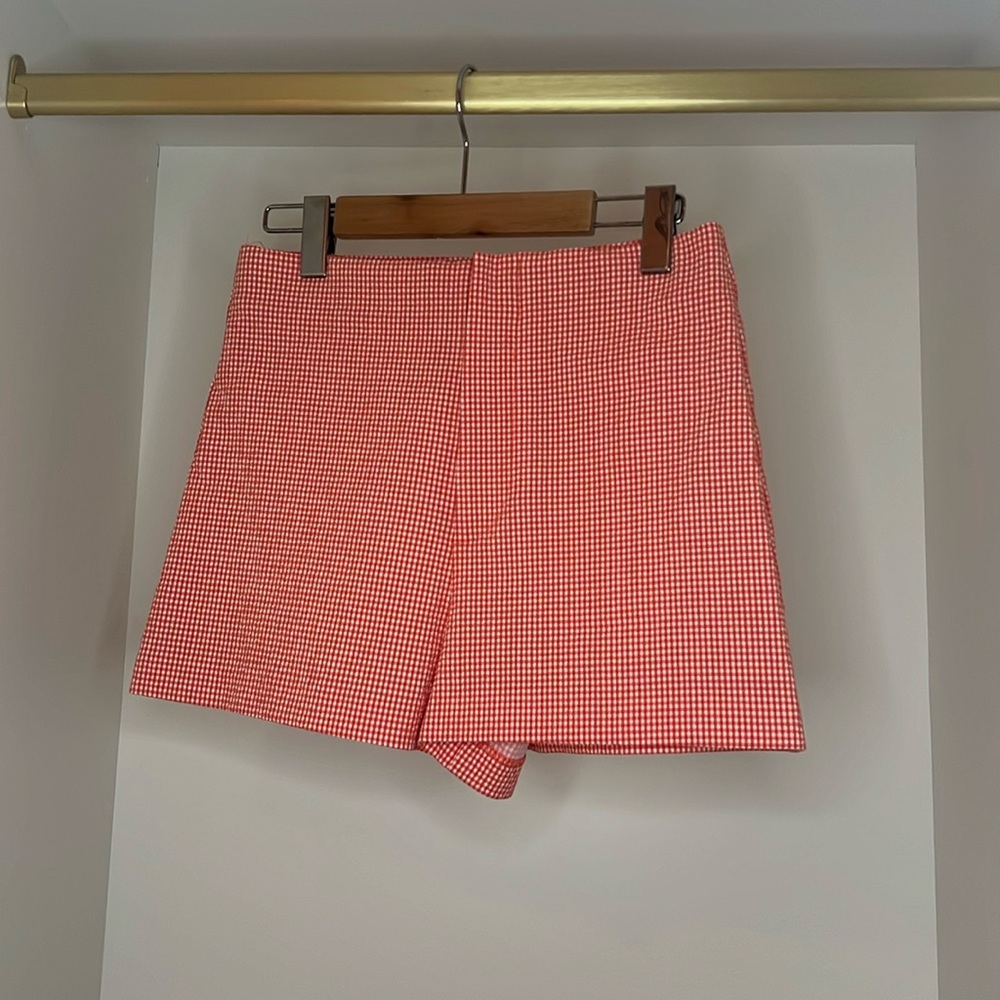 Woman’s gingham cute summer shorts